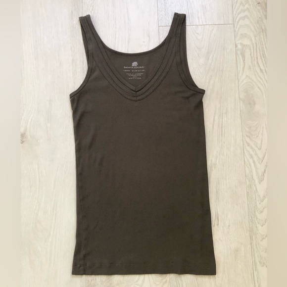 Banana Republic Rib V-Neck Soft Tank Top Cami - Picture 7 of 16